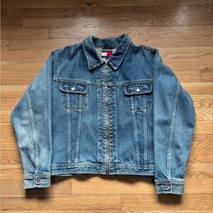 90s Women’s Tommy Hilfiger Blue Denim Jacket